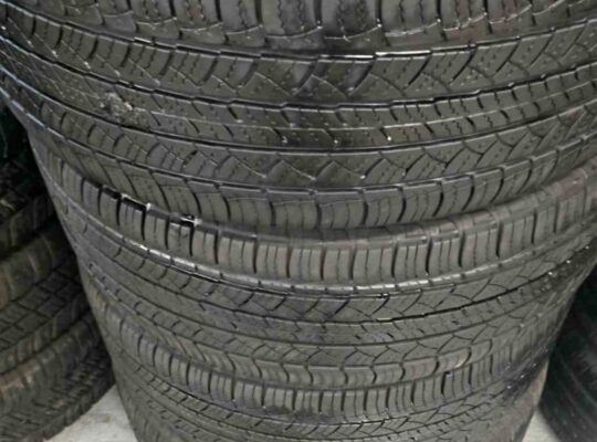 235/55R18 Michelin defender all season