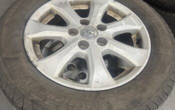 215/60R16 Michelin all season on Toyota Camry rims