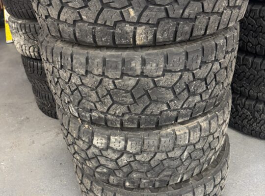 275/55R20 Toyo