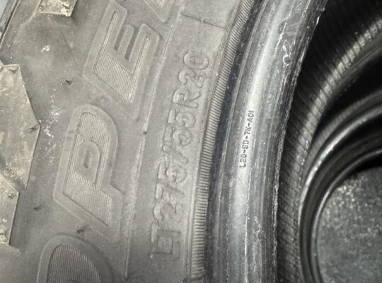 275/55R20 Toyo