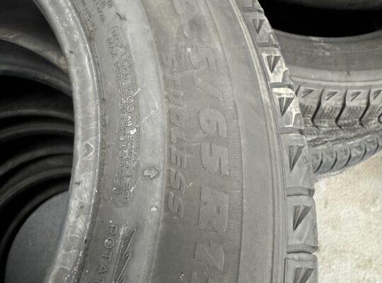 235/65R17 Michelin Winter