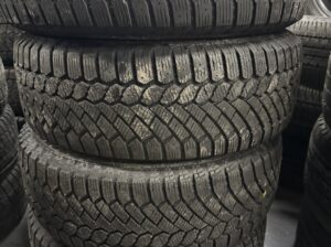 235/65R17 Winterclaw set