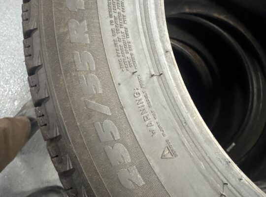 235/55R17 Michelin Winter