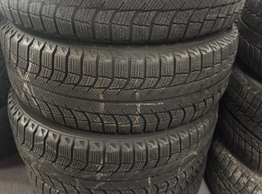 215/60R16 Michelin snow tire