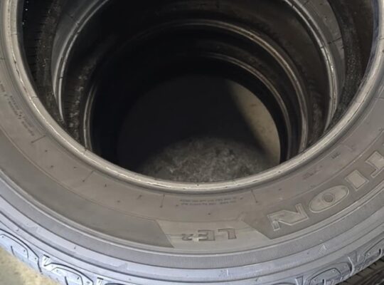 225/ 65R17 Firestone destination