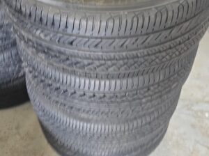 215 / 55R17 Yokohama