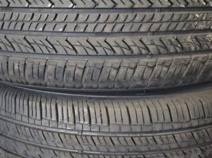 225/55R17 altenzo