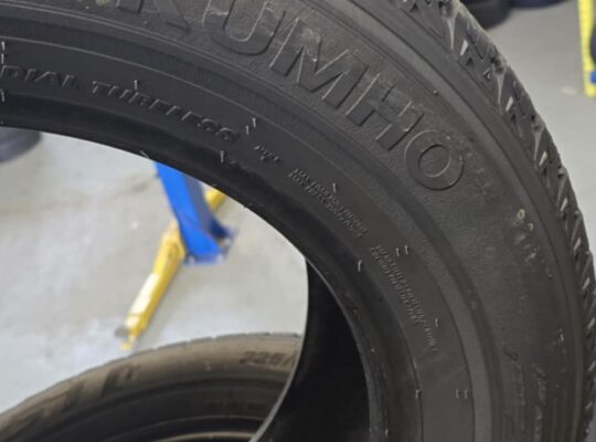 225/65R17 kumho