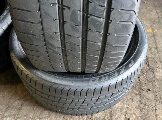 295/30R20 Pirelli