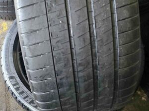 285/35R20 Michelin