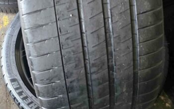 285/35R20 Michelin