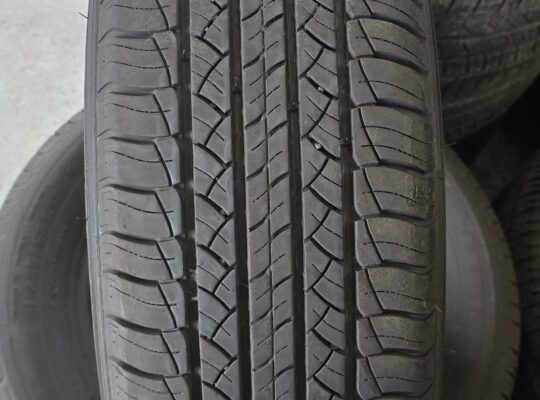 235 60 18 Michelin