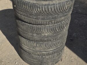 235/45/R19 MIchelon Snow