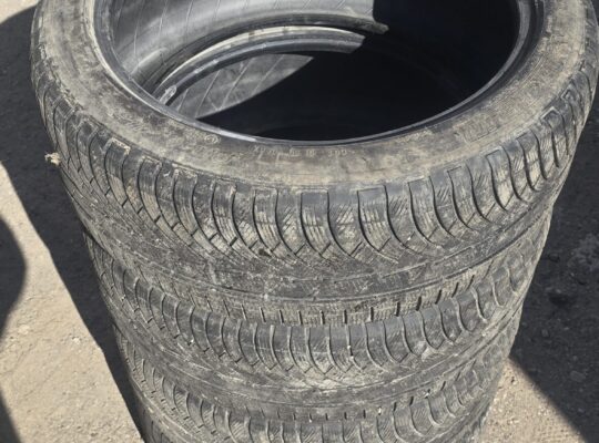 235/45/R19 MIchelon Snow