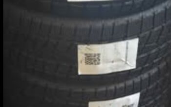 225/45 R18 Starfire Snow Tires