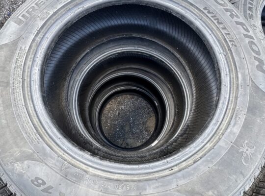 245/60R18 Pirelli
